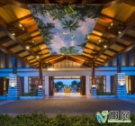 海南热带风情油画《椰风云影》展出 长8米宽4米（图） - 海南新闻中心