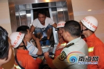 海口：醉酒男子被困电梯内 消防官兵成功救出 - 海南新闻中心