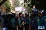 孟加拉国警方实施围捕行动 2名武装分子自杀身亡 - 海口网
