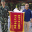 三亚民警帮助找回贵重背包 游客寄锦旗感谢 - 海南新闻中心