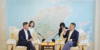沈晓明会见国际知名药企默沙东中国总裁罗万里（图） - 海南新闻中心