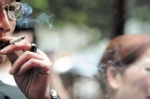 注意！海口发布“全民禁烟令” 发现公共场所吸烟行为可举报 - 中新网海南频道