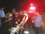 台风天4学生被困河中 琼中多部门成功救出 - 中新网海南频道