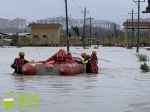 水流湍急，万宁一男子被困水中，消防紧急营救 - 海南新闻中心