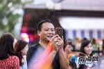《我爱你，中国》快闪在海口万人海鲜广场上演 市民游客纷纷点赞 - 海南新闻中心