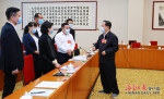 海南省委书记刘赐贵与基层代表共算脱贫账 - 海南新闻中心