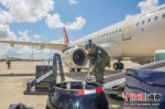 模拟航空器受爆炸物威胁 三亚机场开展应急救援综合演练 - 中新网海南频道