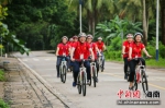 骑行徒步活动走进革命老区海口红旗镇 - 中新网海南频道