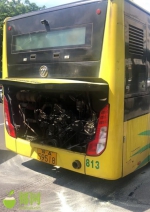 海口一公交车开着开着就“火”了！司机抡起灭火器一顿喷 - 海南新闻中心