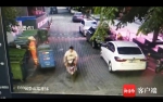 海口一男子骑车和别人相撞后逃逸 看到他快报警 - 海南新闻中心