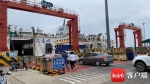 琼州海峡恢复通航1个多小时 秀英港和新海港已经抢运800多辆车出岛 - 海南新闻中心
