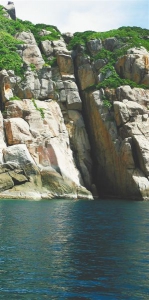 大洲岛的峭壁。于伟慧 摄 - 中新网海南频道