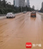 海口南大桥被污染“变”泥沙路 8辆环卫车清洗近6小时 - 海南新闻中心
