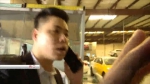 新能源车成“病猫”，记者采访遭比亚迪员工抢走摄像机！民警竟这样处置…… - 海南新闻中心