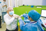 儋州市启动第二阶段新冠病毒疫苗全员接种工作 袁光平接种新冠病毒疫苗 - 海南新闻中心