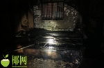 三亚一居民楼卧室凌晨起火，消防员浓烟中挨家敲门疏散8人 - 海南新闻中心