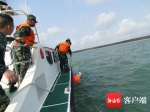 乘快艇出海钓鱼遇风浪 琼海海警成功救助3名落水人员 - 海南新闻中心