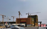 图为海口江东新区项目建设现场。　尹海明 摄 - 中新网海南频道