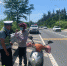 男子骑电动车导航误上高速，三亚交警：集30个赞再走 - 海南新闻中心