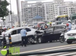 海口人民桥上两车相撞，车头“烂”了！民警：一司机拐弯处超车…… - 海南新闻中心