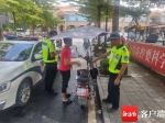 乐东开展电动车非法加装遮阳伞专项整治行动 - 海南新闻中心
