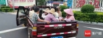皮卡车上坐满12人 澄迈一司机被记6分罚款2000元 - 海南新闻中心