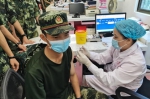 美兰区灵山镇为武警官兵开辟新冠疫苗加强针接种绿色通道 - 海南新闻中心