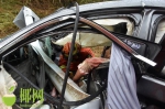 车祸猛于虎！G9811高速护栏被撞严重变形，穿过小轿车前挡风玻璃 - 海南新闻中心