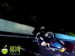 又一起！海三高速上保时捷撞上摩托车，所幸…… - 海南新闻中心