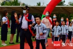 海口滨海九小庆祝中国少年先锋队成立72周年 - 中新网海南频道