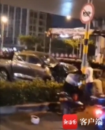 事发海口海盛路！皮卡车撞倒电动车后司机弃车离开 交警已介入调查 - 海南新闻中心
