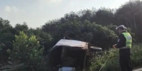 事发海口！大货车超车时撞上三轮车 一男子被甩出车外不幸身亡 - 海南新闻中心