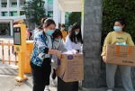 陵水52名医护人员出发支援三亚核酸采样工作 - 海南新闻中心