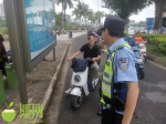 骑电动车未戴安全头盔 海口多人被曝光 - 海南新闻中心