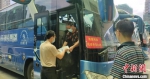 广东紧急调运200台大巴驰援海南 提高疫情转运效率 - 中新网海南频道