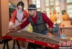 “老外”爱过中国年：向往传统文化 紧抓发展机遇 - 中新网海南频道