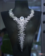 高端精品珠宝饰品亮相第三届消博会（组图） - 中新网海南频道