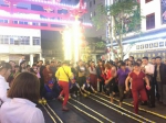 ［青年之声·琼山］府城培龙后街热闹极了——团琼山区委开展竹竿舞进街区与市民同乐暨禁毒宣传志愿服务活动 - 海南新闻中心