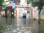 居民:排水不畅困扰海口义龙路多年 昨日暴雨门前成“河” - 海南新闻中心