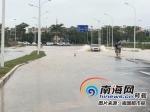 海口天鹅湾小区附近道路积水严重 道路承建方这样说 - 海南新闻中心