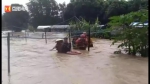 救援！热带低压致琼中持续暴雨，县城多地严重内涝，有居民家水深及腰 - 海南新闻中心